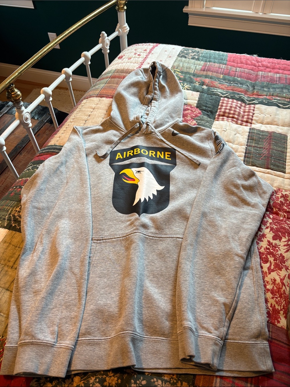 Nike Army Airborne Eagle Graphic Hooded Sweatshirt - Gray
